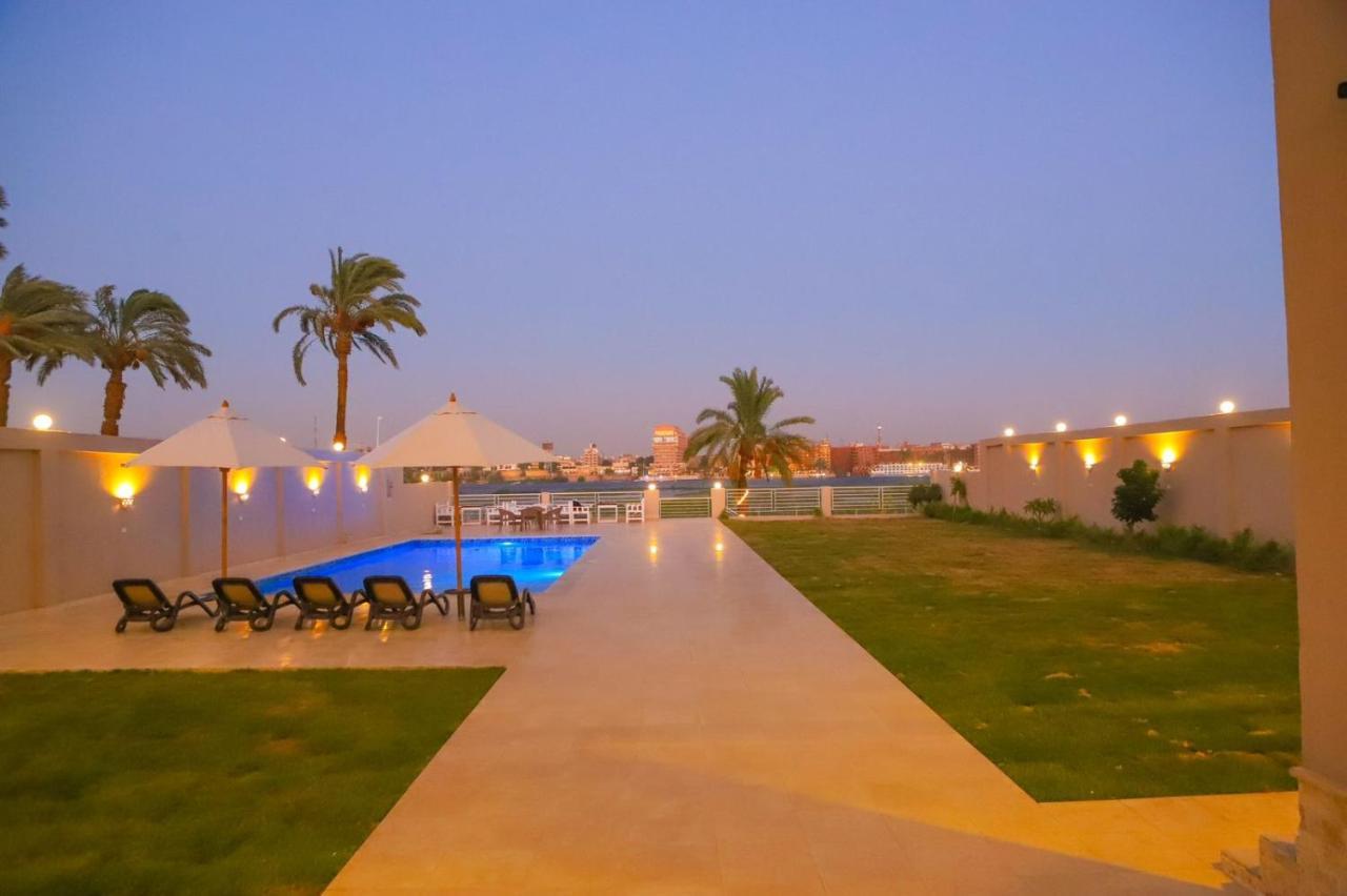 Royal Nile Villas - Pool View Apartment 2 Luxor Kültér fotó