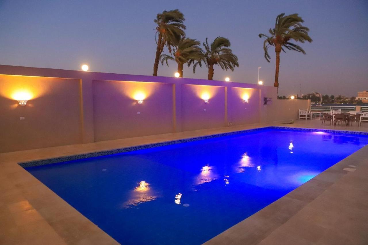 Royal Nile Villas - Pool View Apartment 2 Luxor Kültér fotó